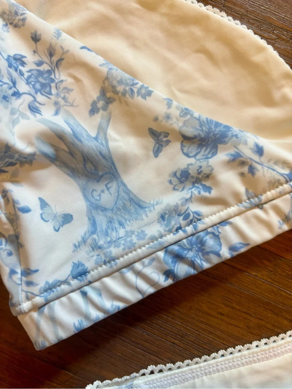 NWT Frankie’s bikinis x Gigi HADID blue toile fawn bikini set